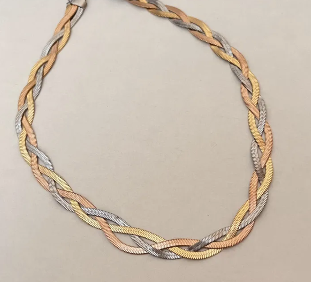 TWIST OF THREE LAYER