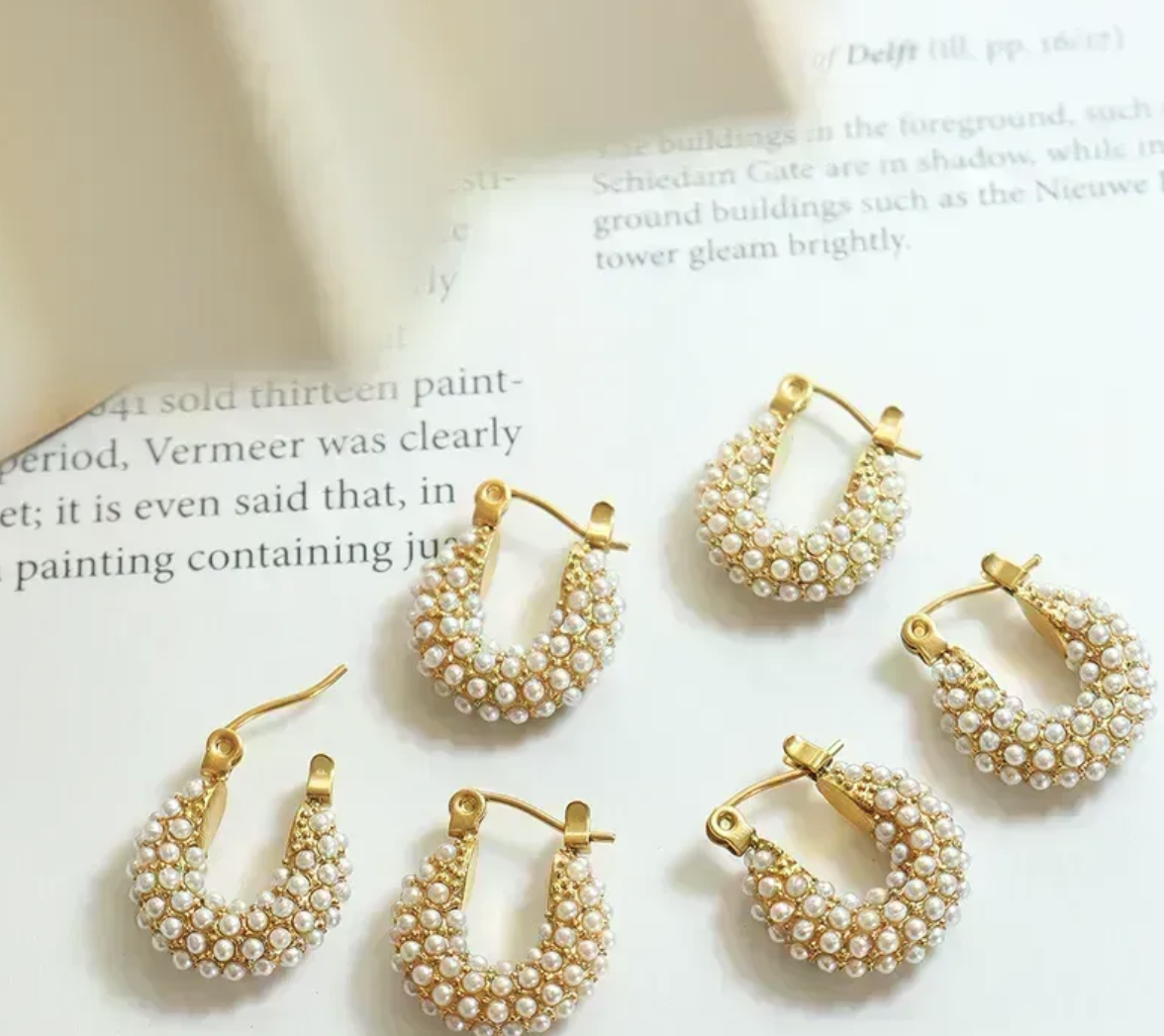 MINI PEARL HOOP EARRINGS