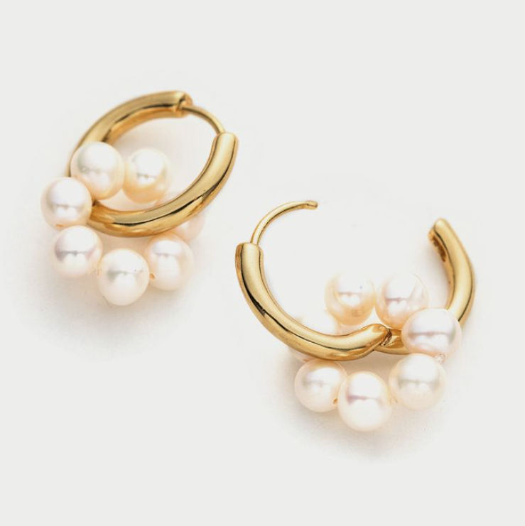 EXQUISITE PEARL HOOPS
