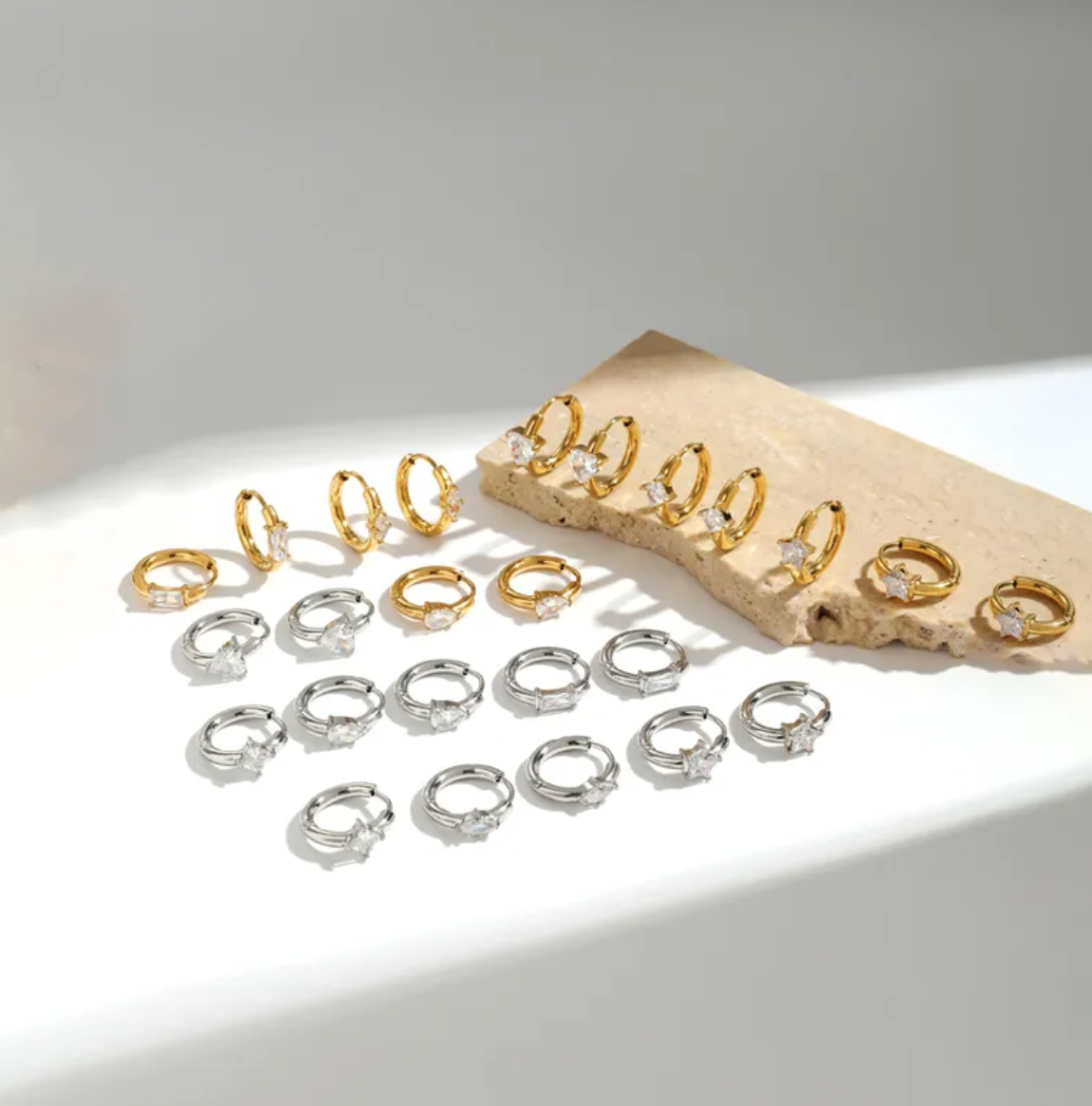 GEOMETRIC FIGURE HOOP EARRINGS