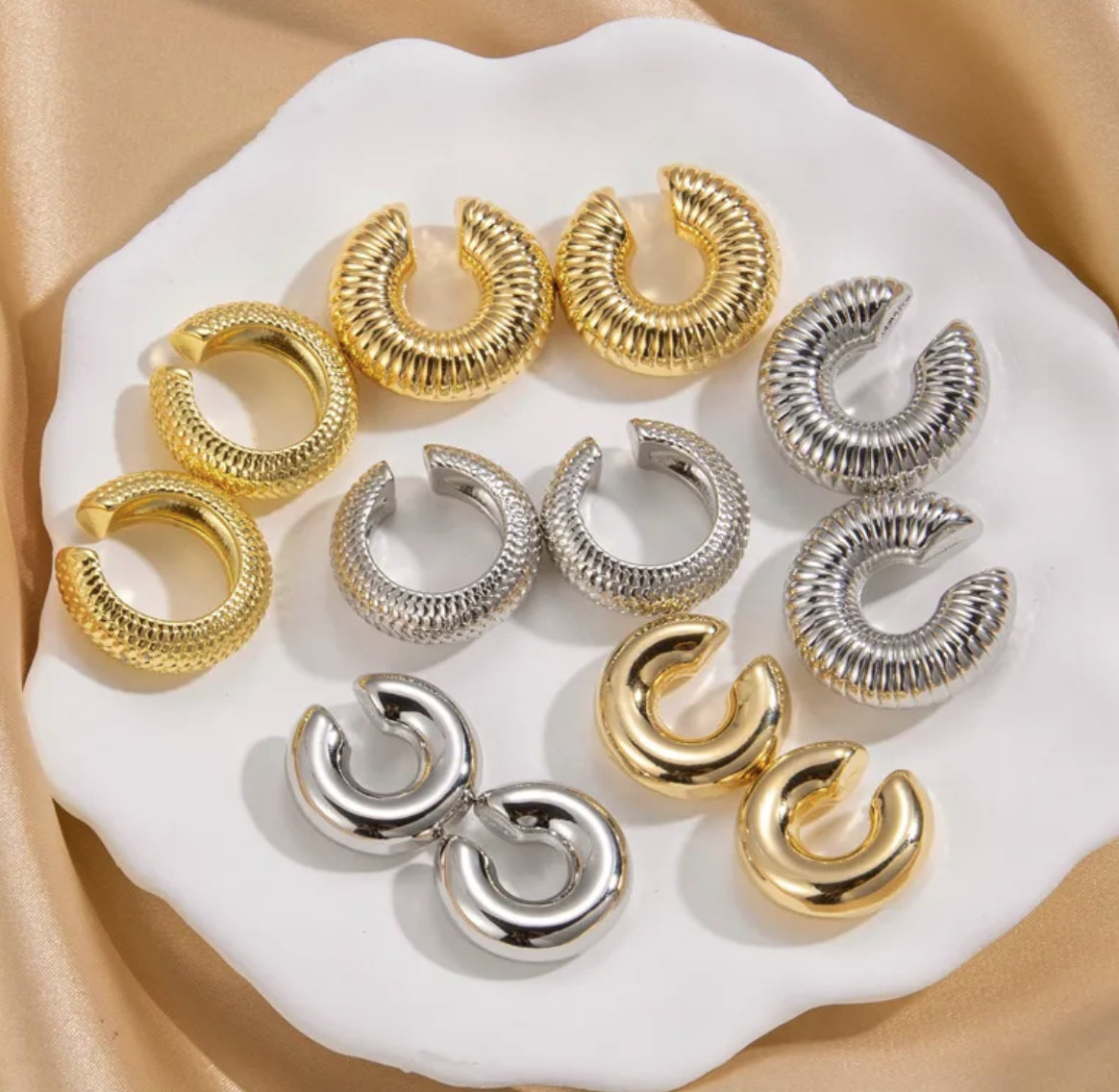 BOLD STATEMENT EAR CUFF