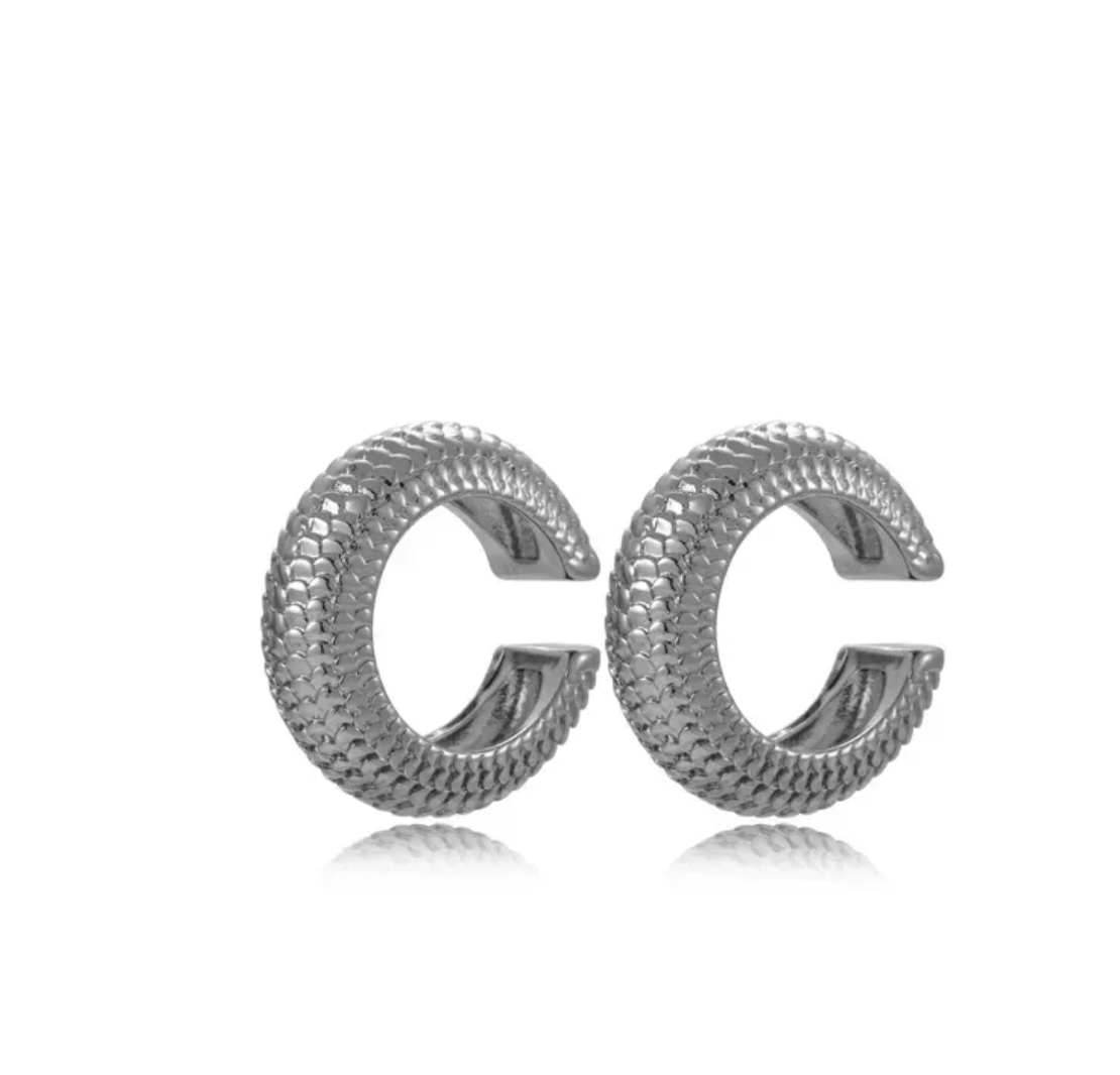 BOLD STATEMENT EAR CUFF