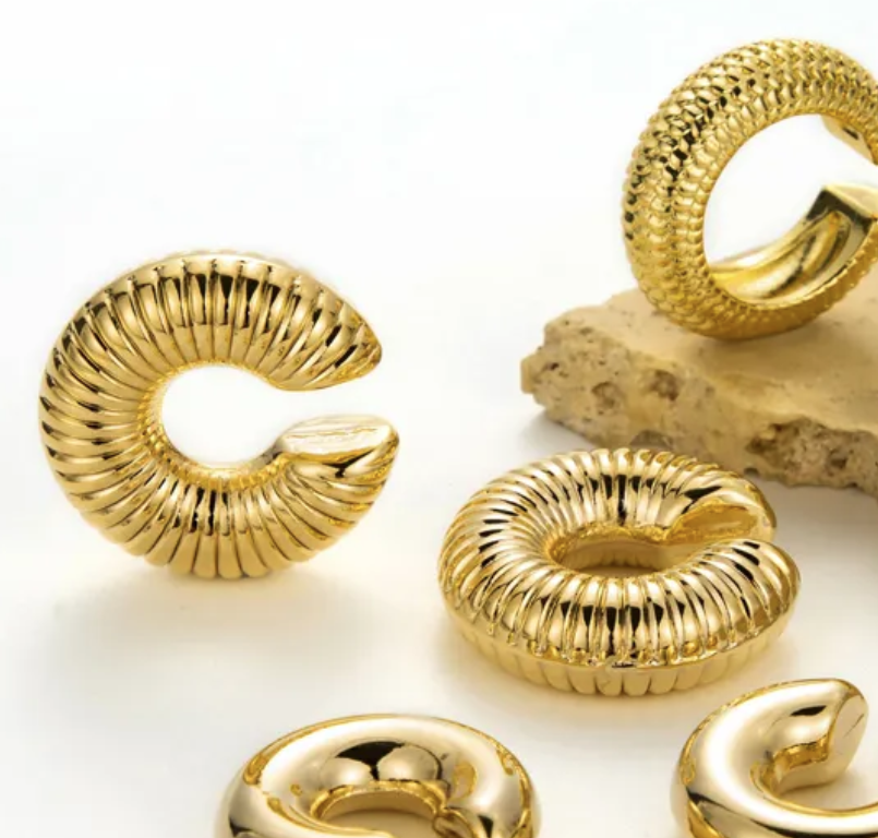 BOLD STATEMENT EAR CUFF