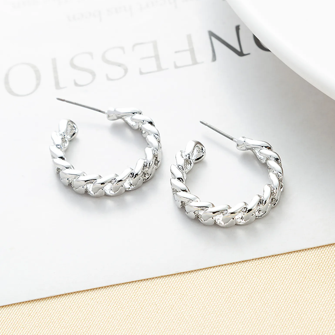 SEMI-HOOP CURB CHAIN EARRINGS
