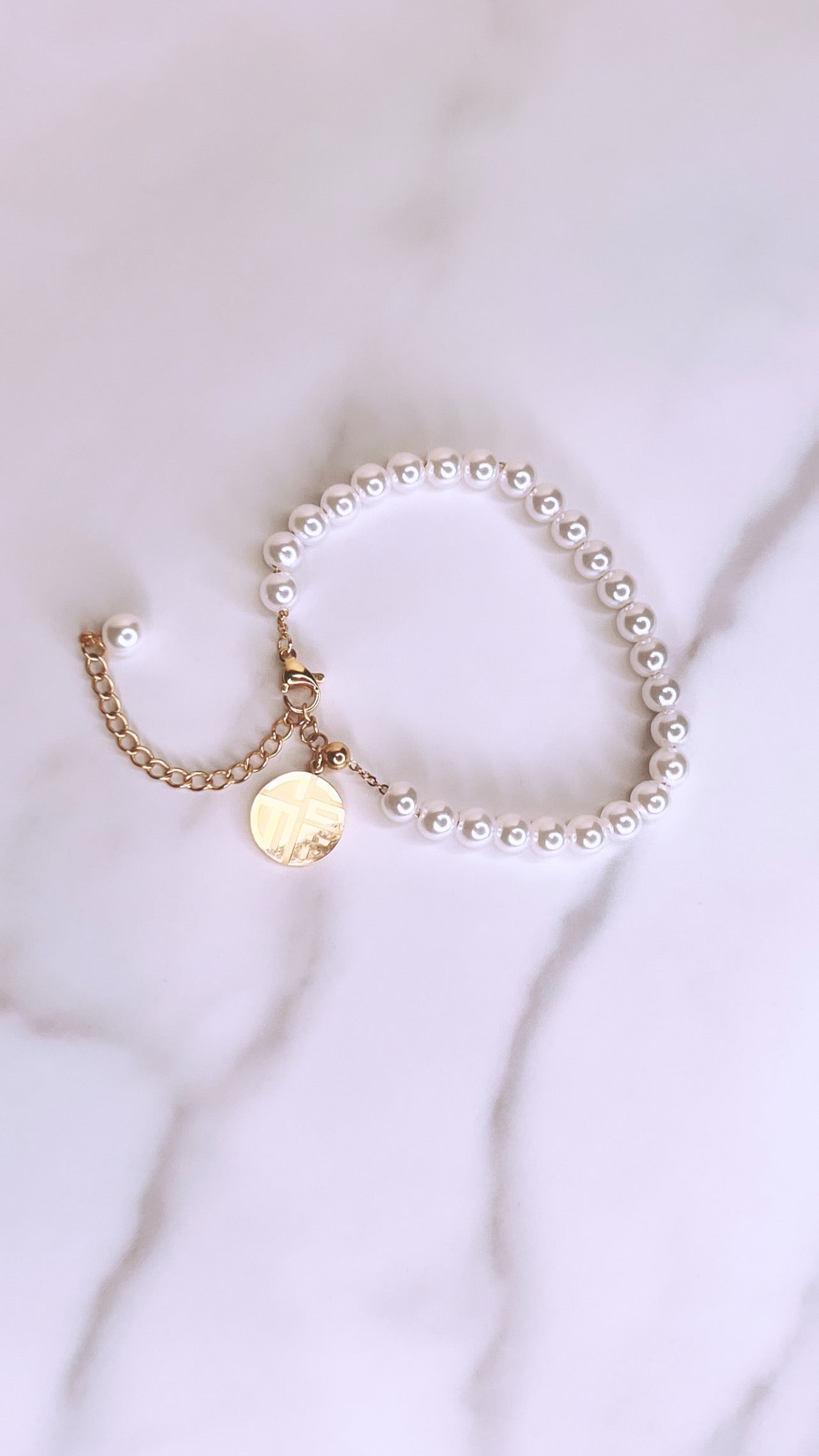 LUSTROUS PEARL BRACELET