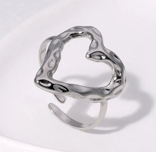 EXPOSED HEART RING