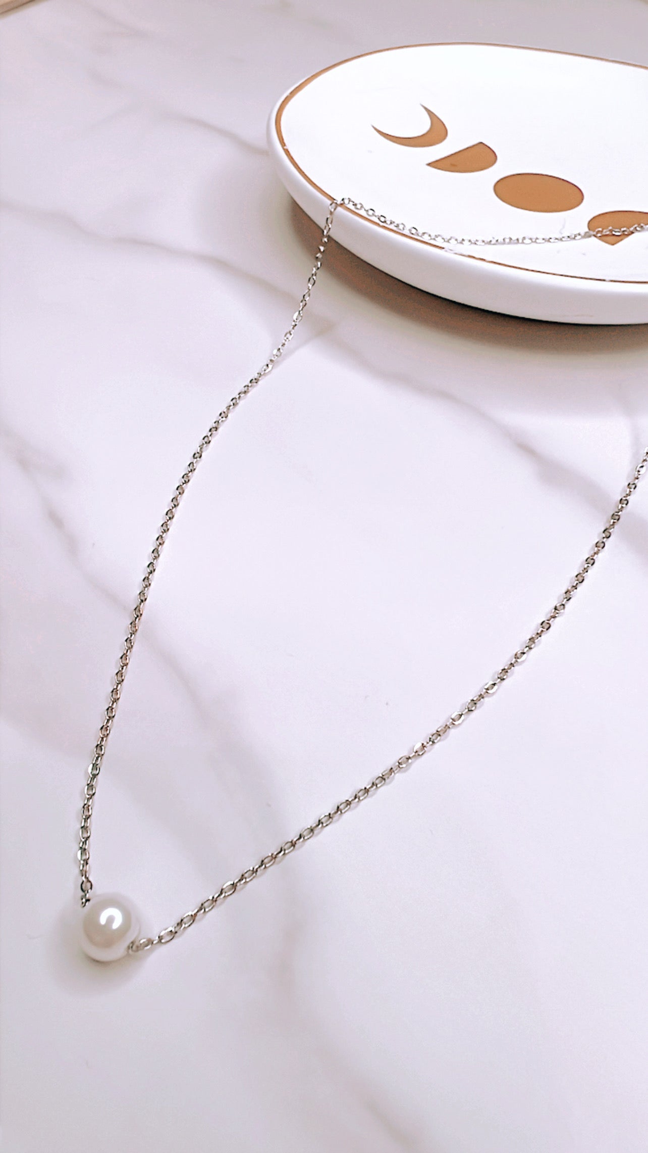 SINGLE PEARL NECKLACE