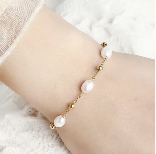 FRESHWATER PEARL BRACELET