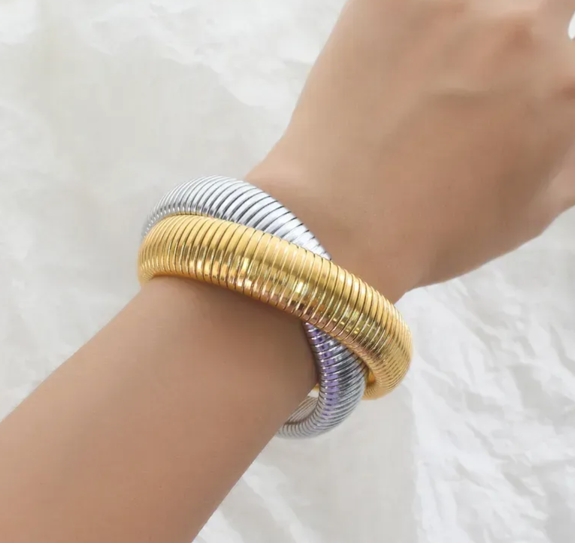 INTERTWINED BANGLE BRACELET